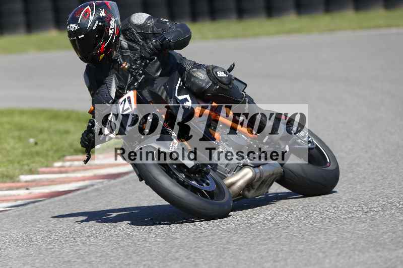 /43 08.08.2025 Discover the Bike ADR/Race 3 rot/72